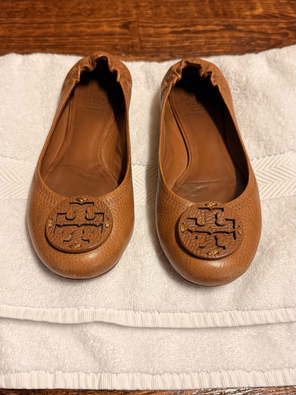 Tory Burch Cognac Leather Logo Ballet Flats - Picture 3 of 9